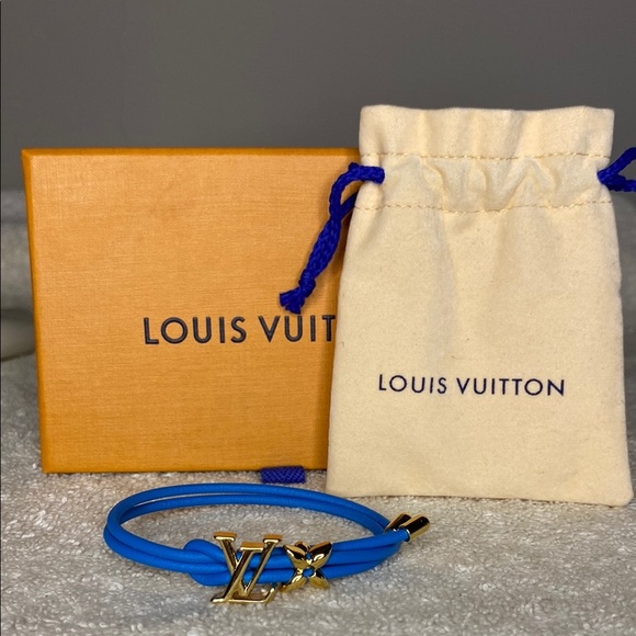 NIB Louis Vuitton Bloom LV Bracelet in Bleu Gaston Calfskin (9in) SOLD OUT - Picture 1 of 8